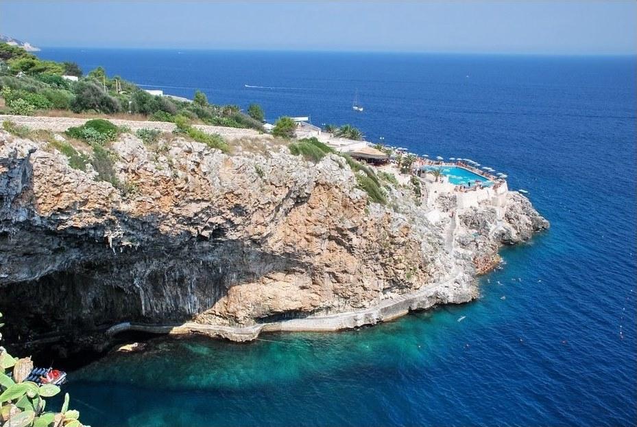 Lido Zinzulusa con piscina a 300 mt